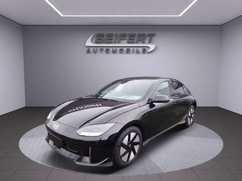 Abyss black pearl / mic Gebraucht 2024 Hyundai Ioniq 6 Techniq Limousine | 37.990 € (Fairer Preis) - Bild 1/4
