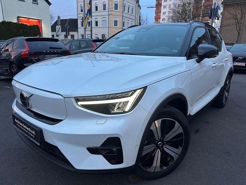 Crystal white Gebraucht 2022 Volvo XC40 Ultimate SUV | 41.999 € (Teuer) - Bild 1/4
