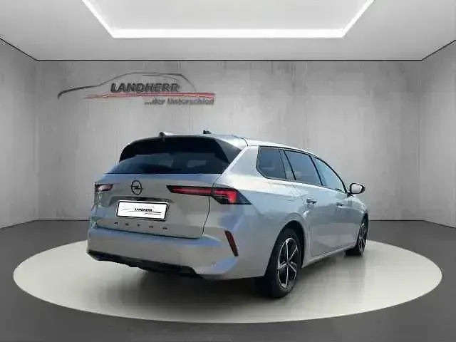 Gebraucht Opel Astra 131 PS (96 kW) 2024 Silber Kleinwagen