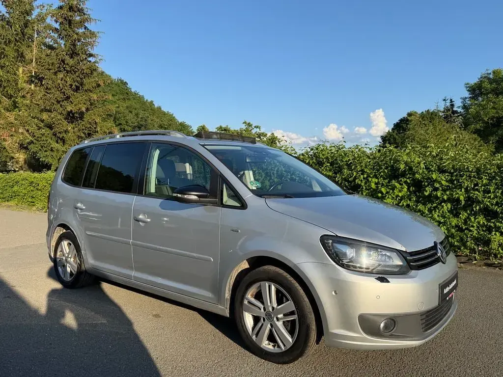 Gebraucht VW Touran Match 105 PS (77 kW) 2012 Silber Van / Kleinbus