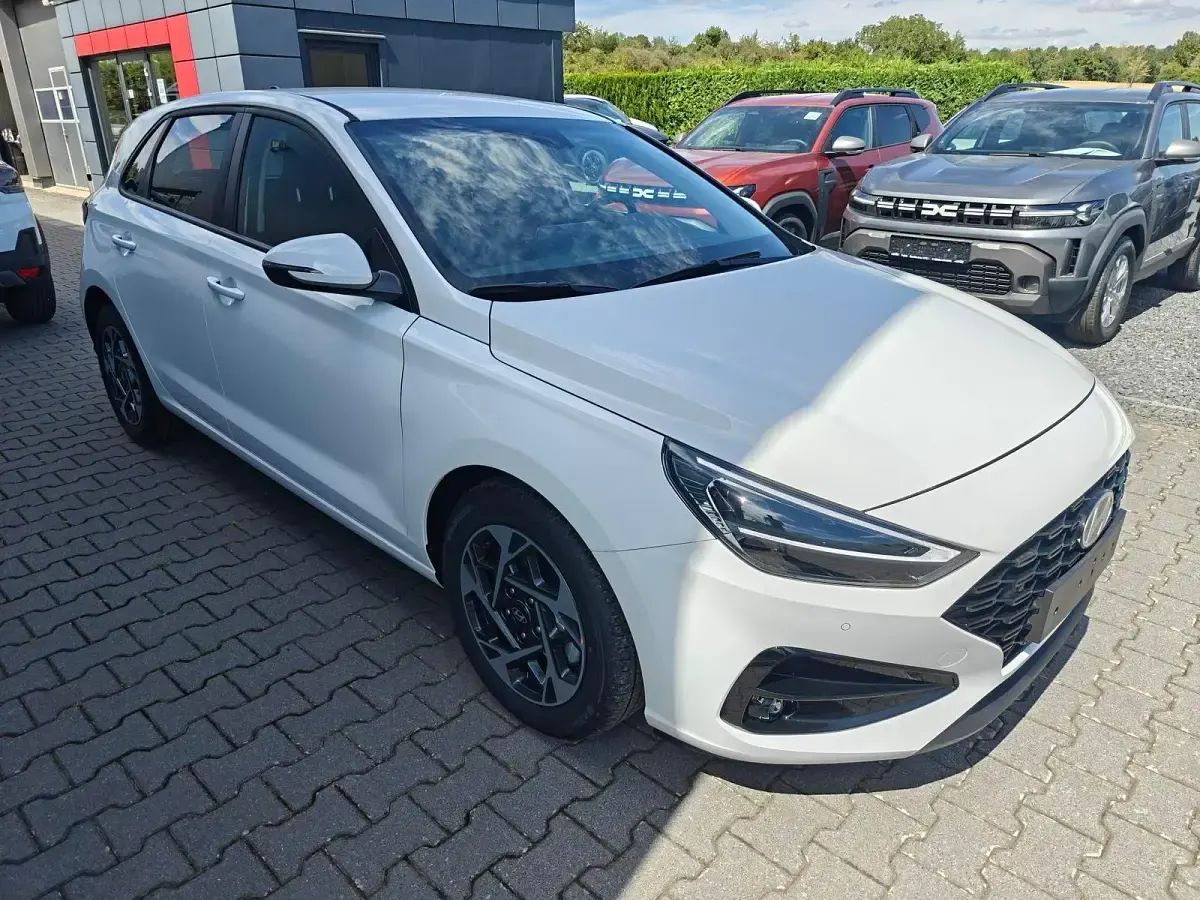 Neu Hyundai i30 GO! 150 PS (110 kW) 2026 Weiß Limousine