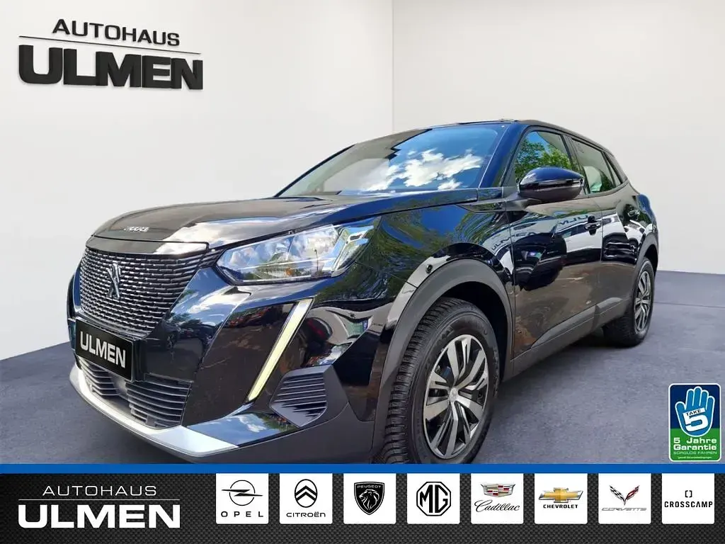 Gebraucht Peugeot e-2008 Active 100 kW (136 PS) 2021 Schwarz SUV
