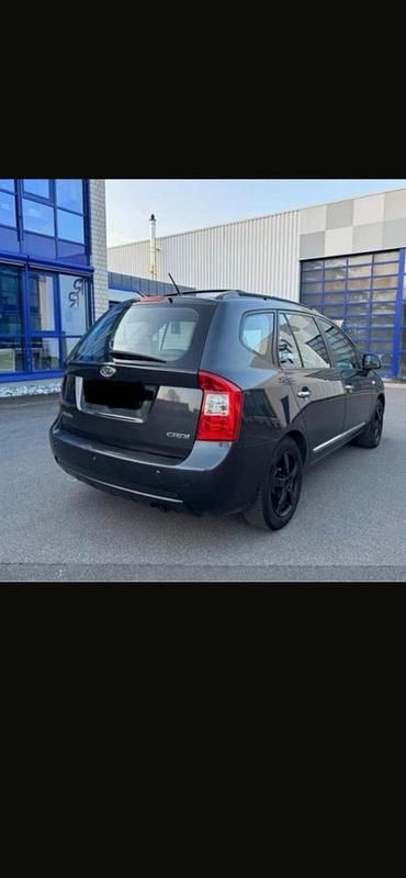 Gebraucht Kia Carens 140 PS (102 kW) 2008 Schwarz Van / Kleinbus