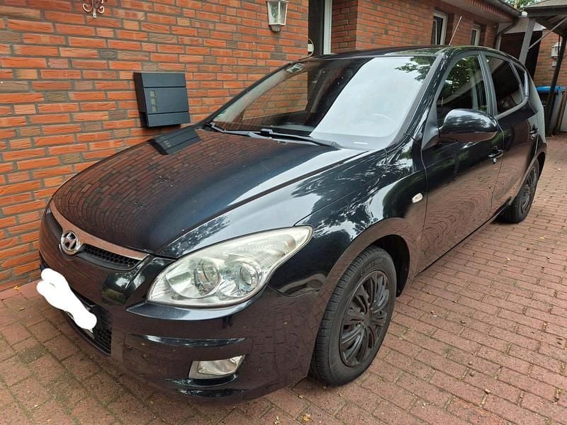 Schwarz Gebraucht 2008 Hyundai i30 Limousine | 3.599 € (Fairer Preis) - Bild 1/4