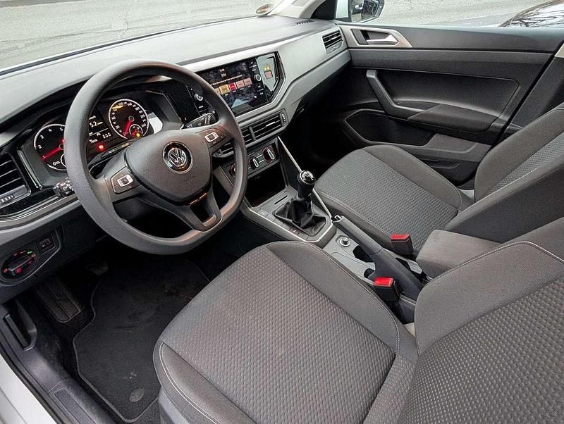 Gebraucht VW Polo Comfortline 80 PS (58 kW) 2019 Weiß Kleinwagen