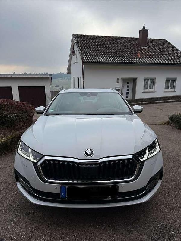 Gebraucht Skoda Octavia First Edition 150 PS (110 kW) 2020 Weiß Kombi