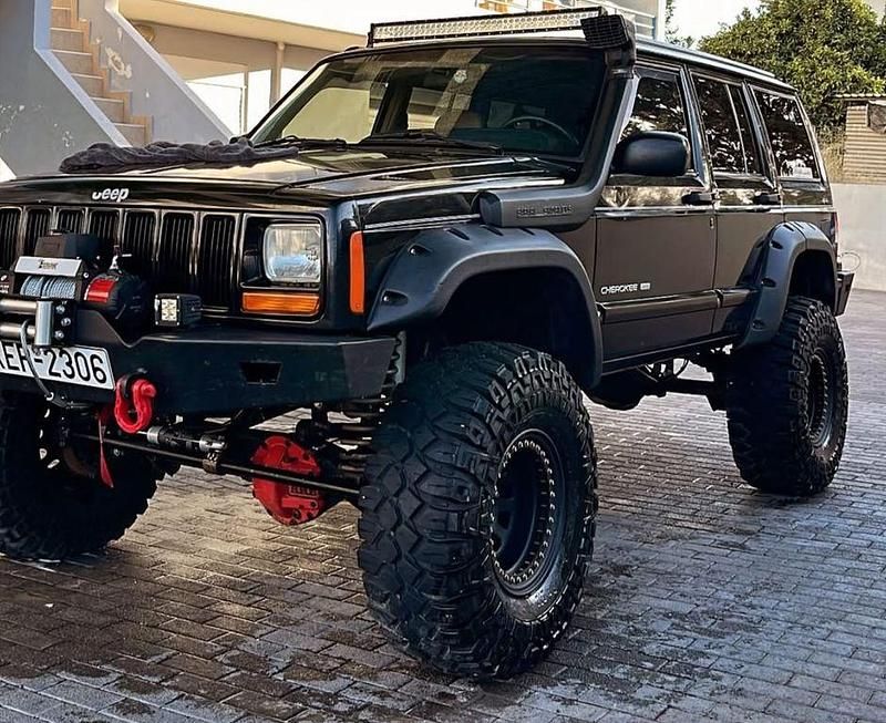Schwarz Gebraucht 1996 Jeep Cherokee Limited SUV | 37.000 € - Bild 1/4