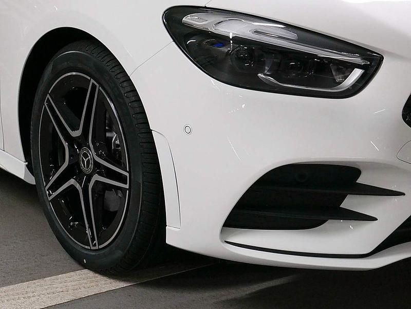 Gebraucht Mercedes B200 AMG line 163 PS (119 kW) 2025 Unilack polarweiß Van / Kleinbus