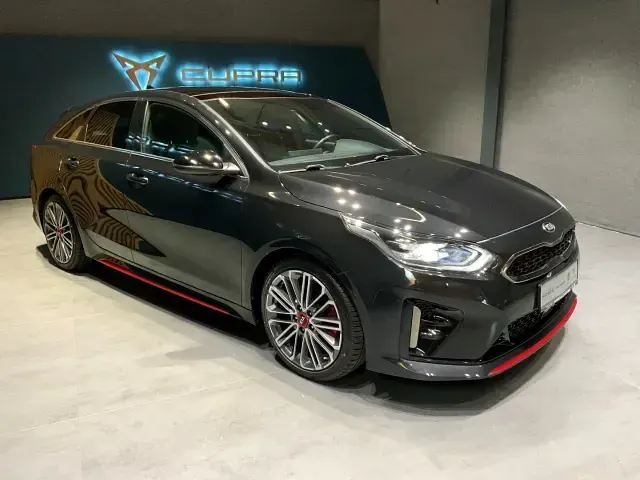 Gebraucht Kia ProCeed GT 204 PS (150 kW) 2021 1k) zilinaschwarz met. (schwarz Kombi