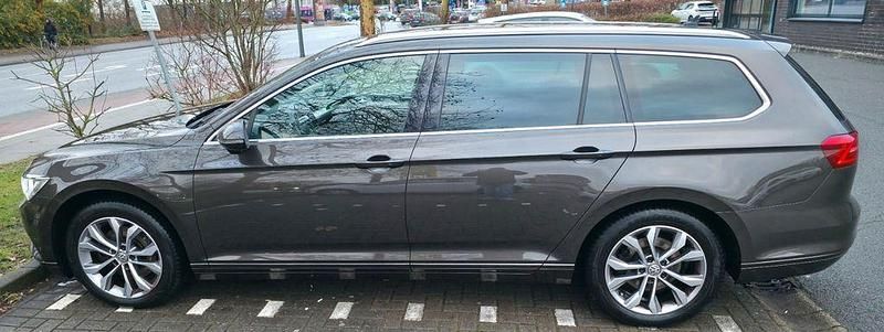 Braun Gebraucht 2016 VW Passat Comfortline Kombi | 15.500 € (Fairer Preis) - Bild 1/4