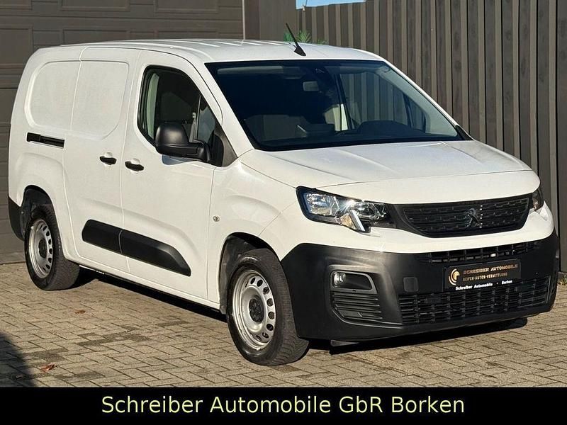 Weiß Gebraucht 2021 Peugeot Partner Premium Van | 9.899 € (Guter Preis) - Bild 1/4