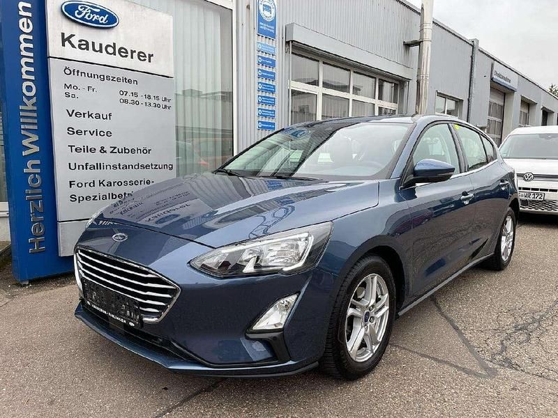 Chromablau metallic Gebraucht 2021 Ford Focus Cool & Connect Limousine | 15.990 € (Guter Preis) - Bild 1/4
