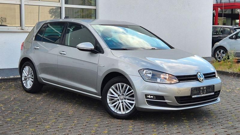 Tungsten silver metallic Gebraucht 2014 VW Golf VII Cup Limousine | 9.450 € (Fairer Preis) - Bild 1/4