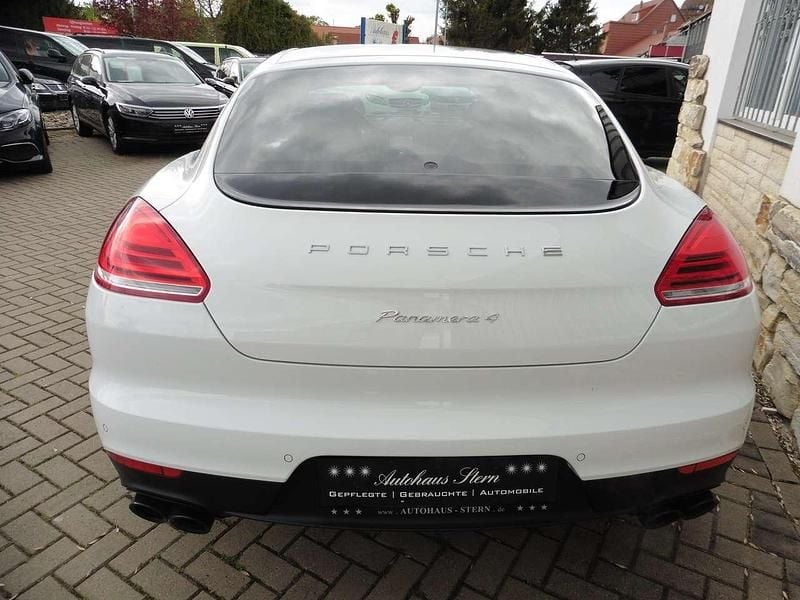 Gebraucht Porsche Panamera 4 Edition 310 PS (228 kW) 2015 Pure white Kleinwagen