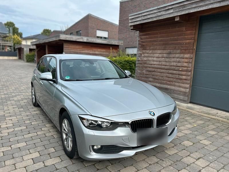 Gebraucht BMW 320 184 PS (135 kW) 2015 Silber Kombi