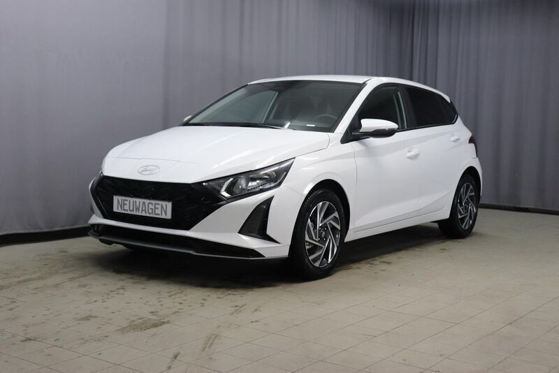 Weiß Gebraucht 2023 Hyundai i20 Limousine | 18.290 € (Guter Preis) - Bild 1/4