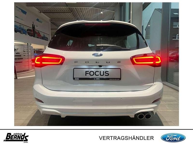 Gebraucht Ford Focus ST-Line 155 PS (114 kW) 2024 Frozen white Kombi