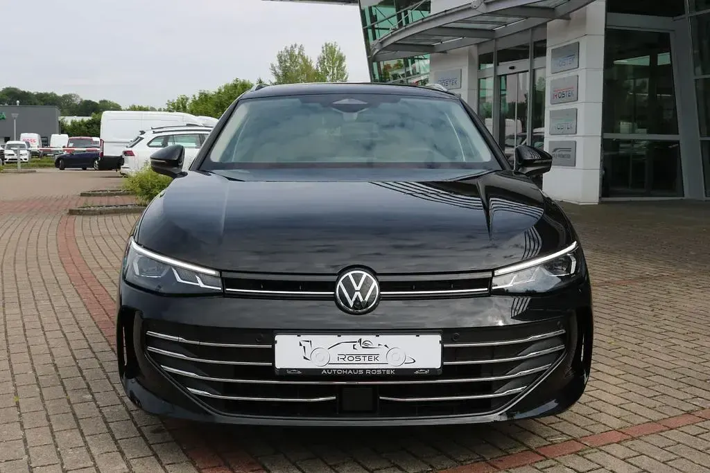 Neu VW Passat Business 150 PS (110 kW) 2026 Schwarz Kombi