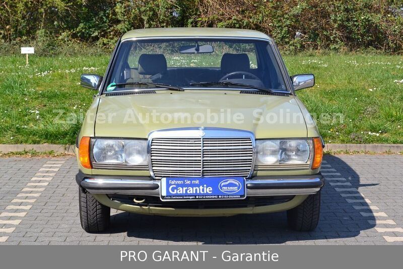 Gebraucht Mercedes 200 109 PS (80 kW) 1984 Grün Limousine