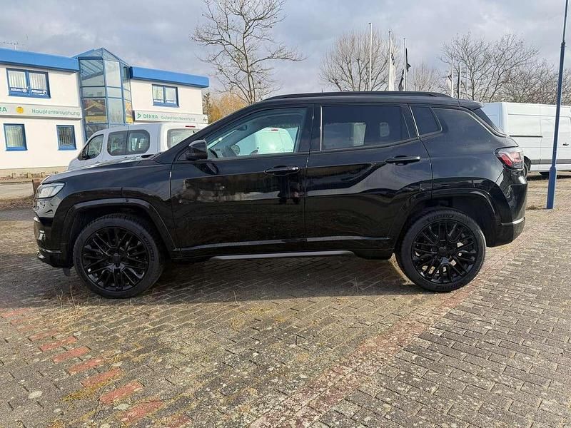 Usado Jeep Compass 131 HP (96 kW) 2023 Preto SUV