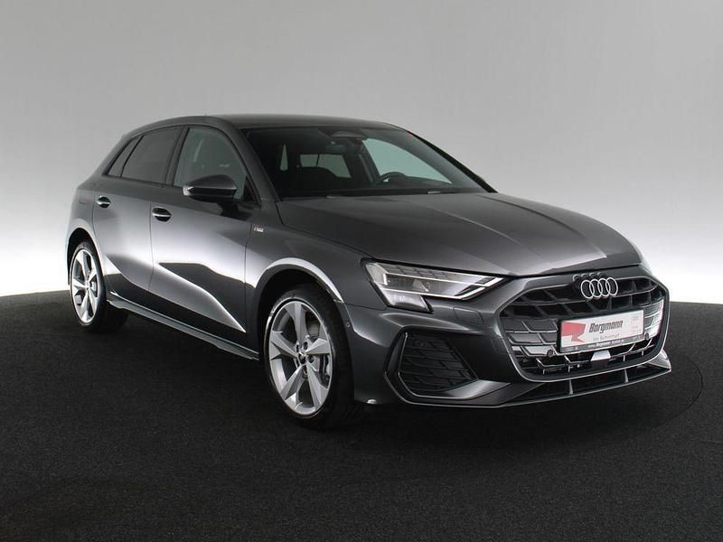 Gebraucht Audi A3 S-Line 204 PS (150 kW) 2025 Grün / distriktgruen Limousine