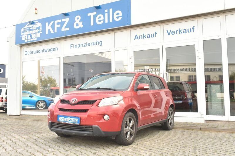 Red mica metallic / wildfire Gebraucht 2009 Toyota Urban Cruiser SUV | 5.980 € (Fairer Preis) - Bild 1/4