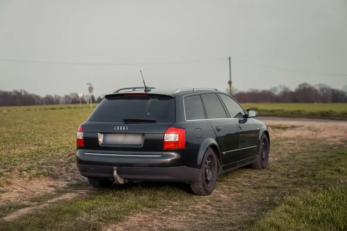 Second-hand Audi A4 131 CP (96 kW) 2002 Negru Break