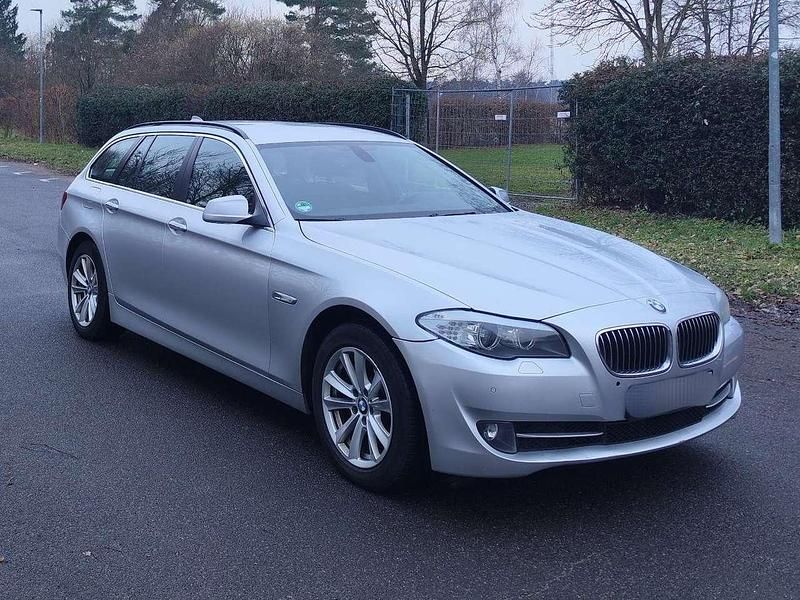 Grau Gebraucht 2012 BMW 525 Sport Line Kombi | 7.500 € (Superpreis) - Bild 1/4