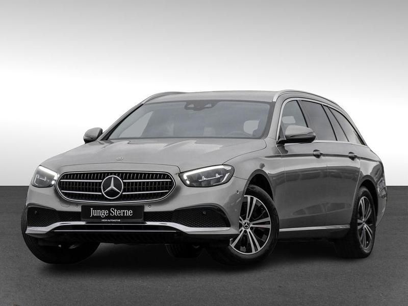 Gebraucht Mercedes E220 Avantgarde 200 PS (147 kW) 2022 Silber Limousine