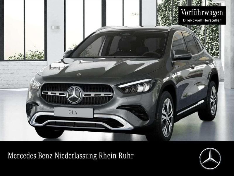 Mountain grau Gebraucht 2025 Mercedes GLA200 Progressive SUV | 44.290 € (Teuer) - Bild 1/4