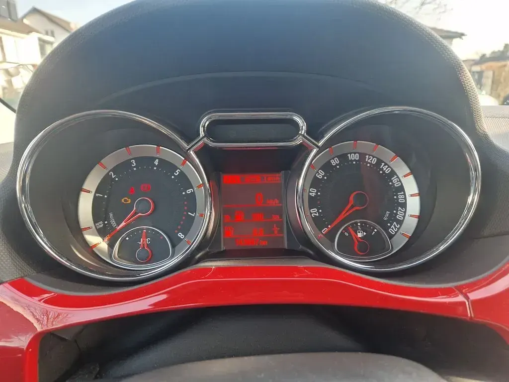 Second-hand Opel Adam Jam 101 CP (74 kW) 2013 Roșu Hatchback