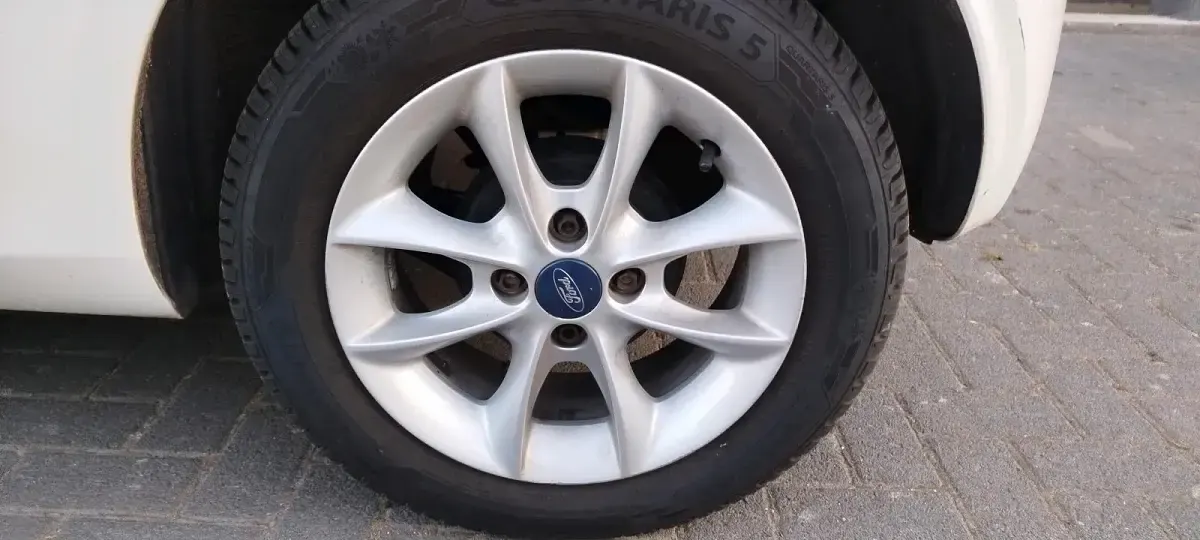 Gebraucht Ford Ka 69 PS (50 kW) 2015 Weiß Kleinwagen