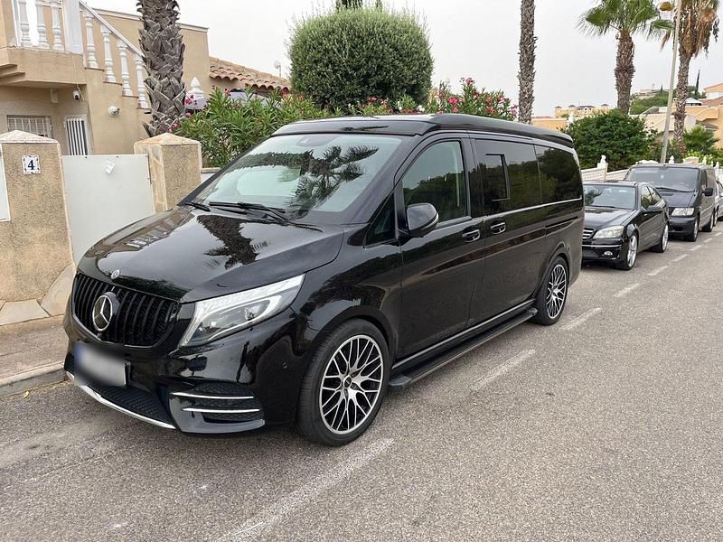 Schwarz Gebraucht 2017 Mercedes V250 Marco Polo Van / Kleinbus | 34.900 € (Fairer Preis) - Bild 1/4