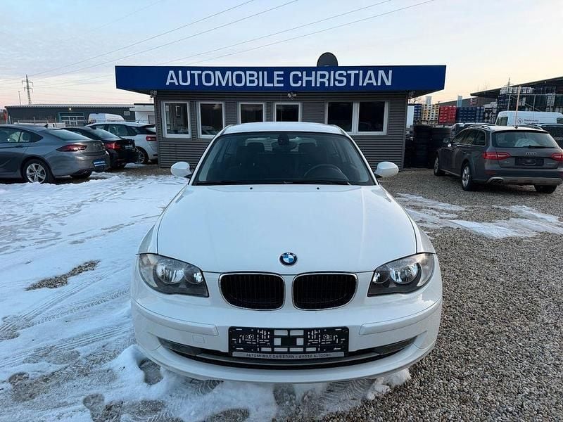 Weiß Gebraucht 2009 BMW 116 Efficient Dynamics Kleinwagen | 2.990 € (Superpreis) - Bild 1/4