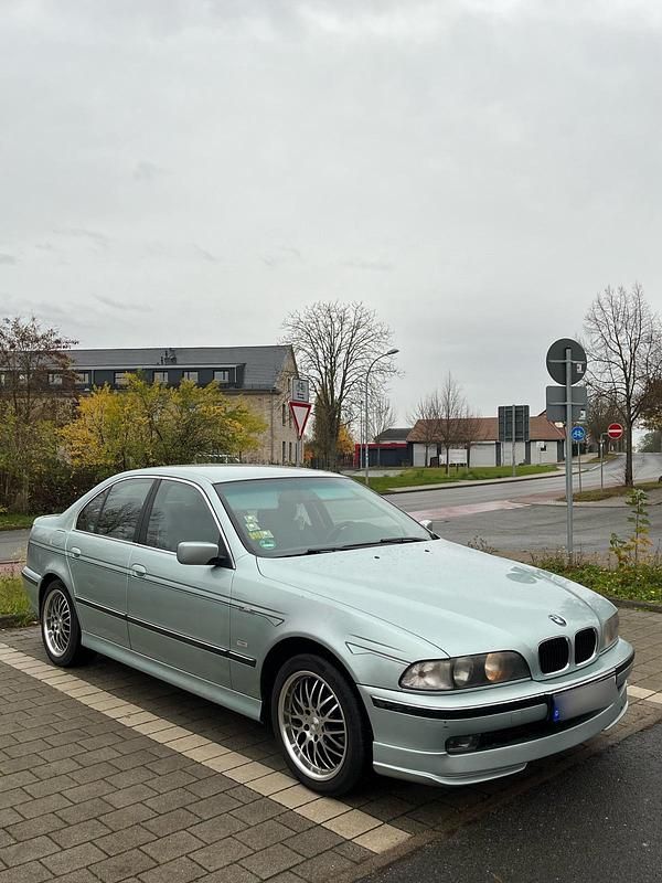 Grün Gebraucht 1996 BMW 520 Limousine | 3.200 € (Fairer Preis) - Bild 1/4