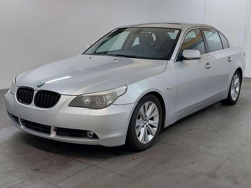 Titansilber metallic Gebraucht 2004 BMW 525 Limousine | 5.200 € (Fairer Preis) - Bild 1/4