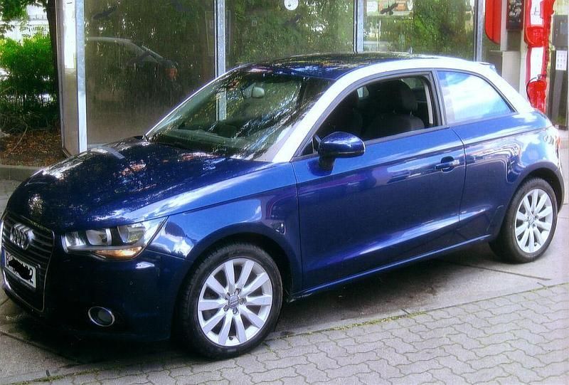 Blau Gebraucht 2011 Audi A1 Attraction Kleinwagen | 6.500 € (Superpreis) - Bild 1/4