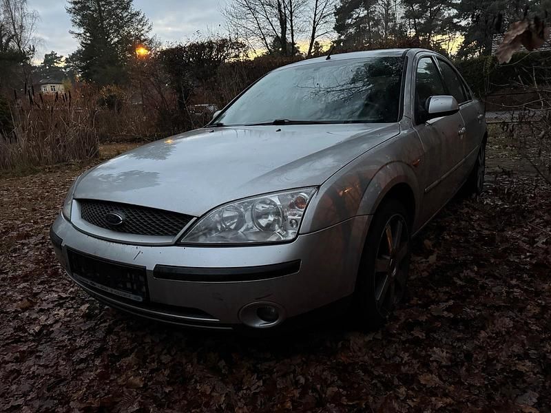 Gebraucht Ford Mondeo 115 PS (84 kW) 2005 Silber Limousine
