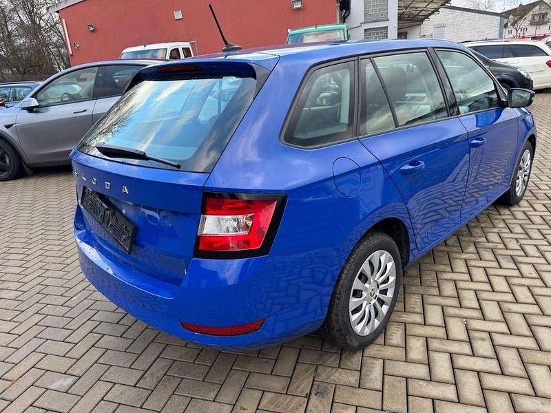 Gebraucht Skoda Fabia 95 PS (69 kW) 2020 Blau Limousine