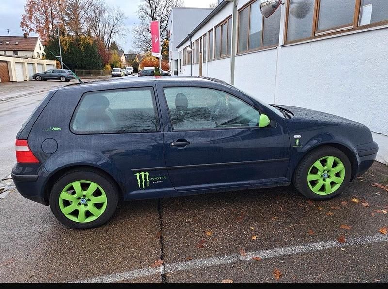 Gebraucht VW Golf IV 70 PS (51 kW) 2002 Blau Kleinwagen
