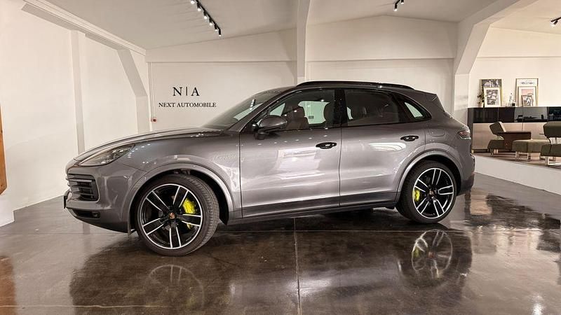 Grau Gebraucht 2019 Porsche Cayenne SUV | 66.490 € (Superpreis) - Bild 1/3