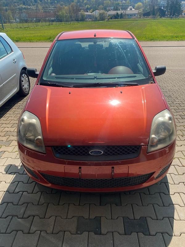 Gebraucht Ford Fiesta 80 PS (58 kW) 2006 Rot Kleinwagen