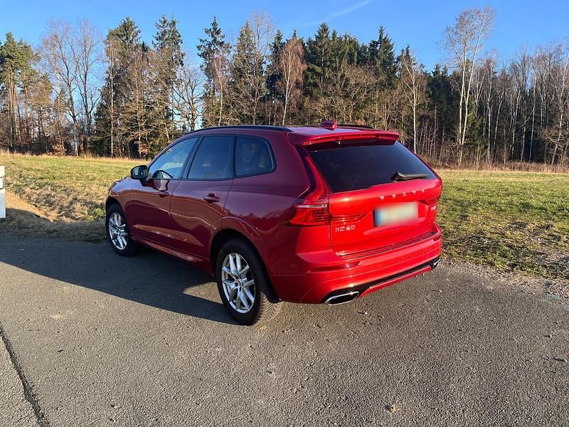 Gebraucht Volvo XC60 190 PS (139 kW) 2019 Rot SUV