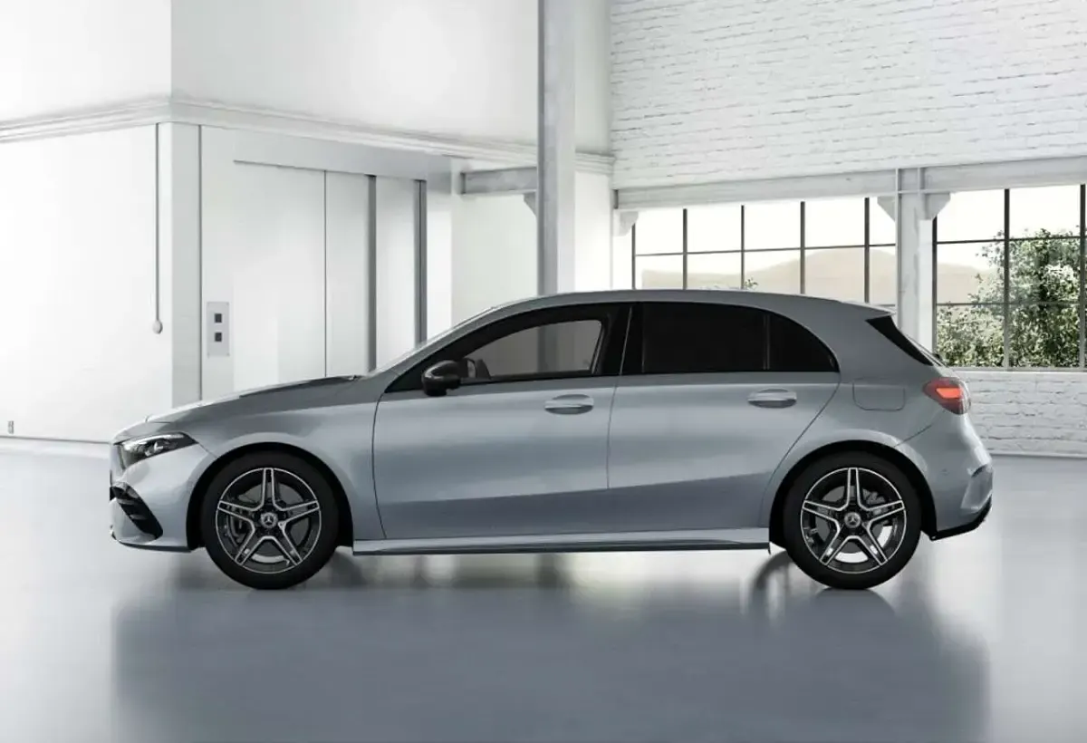 Gebraucht Mercedes A250 AMG 163 PS (119 kW) 2025 Metalliclack hightechsilber Limousine