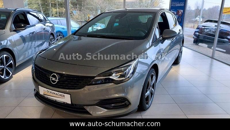 Grau Gebraucht 2020 Opel Astra Ultimate Limousine | 16.990 € (Etwas zu teuer) - Bild 1/4