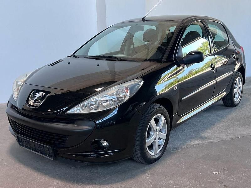 Schwarz Gebraucht 2011 Peugeot 206+ Basis Kleinwagen | 3.000 € (Fairer Preis) - Bild 1/4