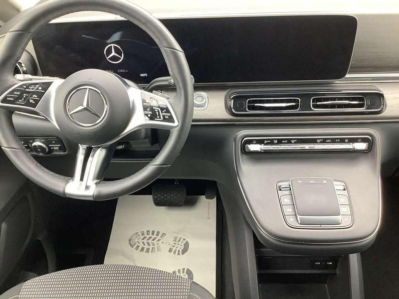 Gebraucht Mercedes EQV300 150 kW (204 PS) 2025 Schwarz Van / Kleinbus