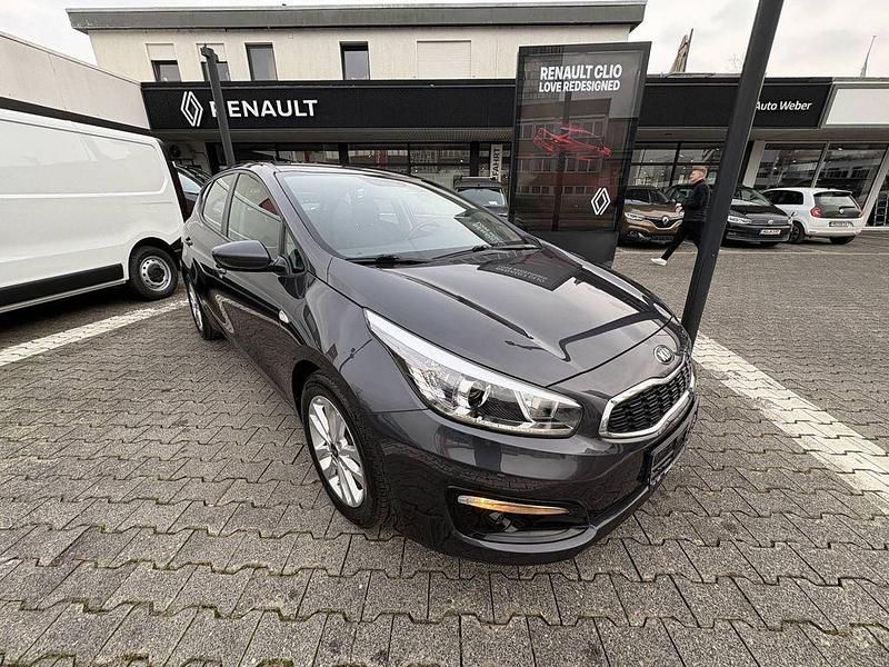 Gebraucht Kia Ceed Edition 7 99 PS (72 kW) 2017 Grau Kleinwagen