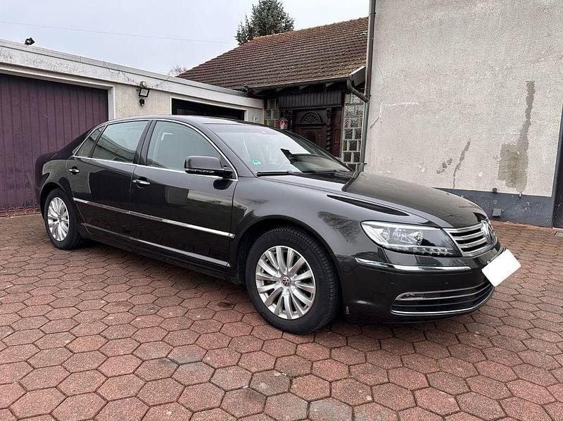 Gebraucht VW Phaeton 245 PS (180 kW) 2014 Grau Limousine