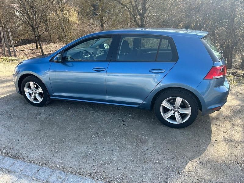 Gebraucht VW Golf VII 110 PS (80 kW) 2014 Blau Limousine